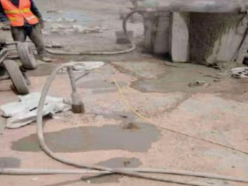 栾城水泥混凝土路面板底注浆技术 路面脱空注浆整治方案